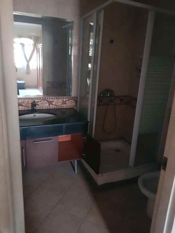 dijual rumah raffles hills cibubur