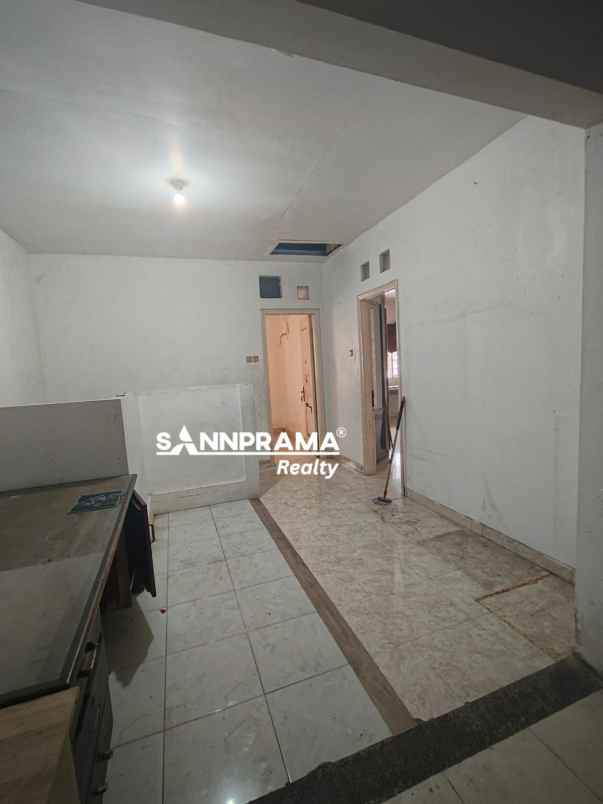 dijual rumah rafles hills