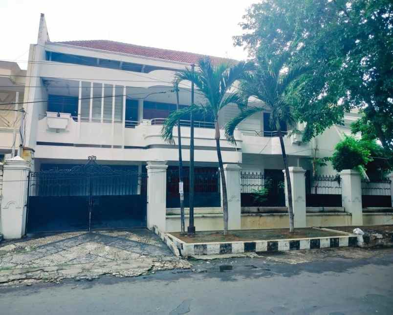 dijual rumah raya dharmahusada