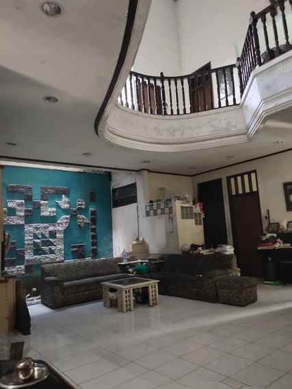 dijual rumah raya ngagel tama