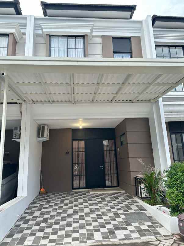 dijual rumah regency one east point