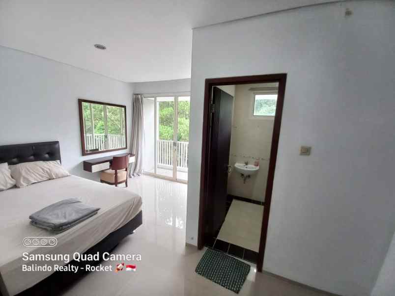 dijual rumah resor dago pakar