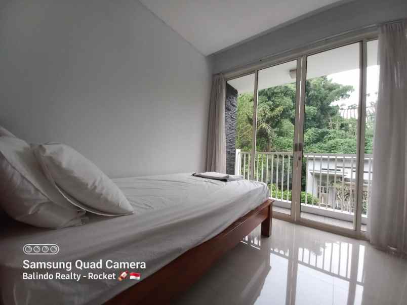 dijual rumah resor dago pakar