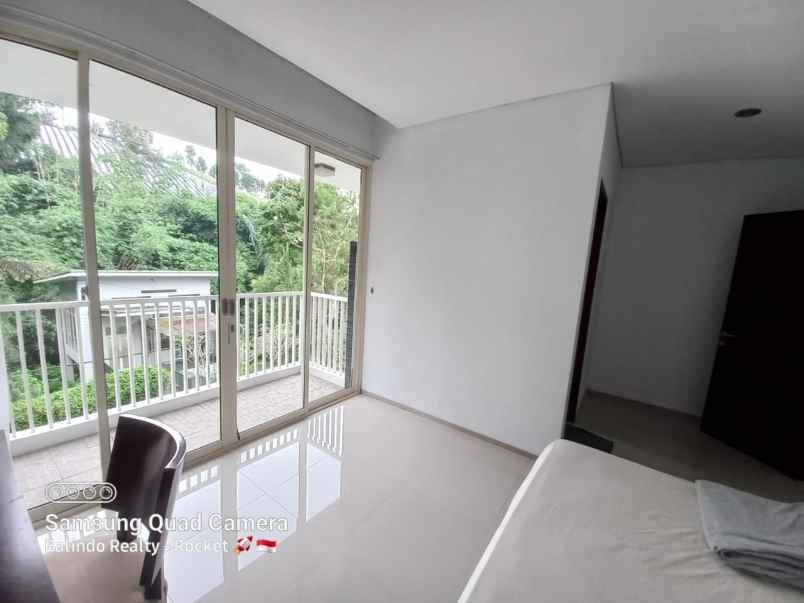 dijual rumah resor dago pakar