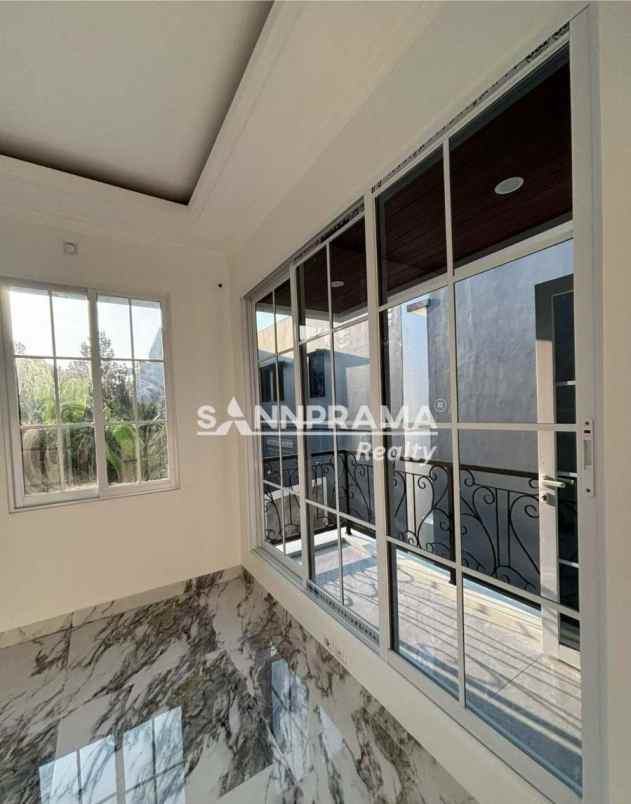 dijual rumah rumah baru disain mewah di beji depok