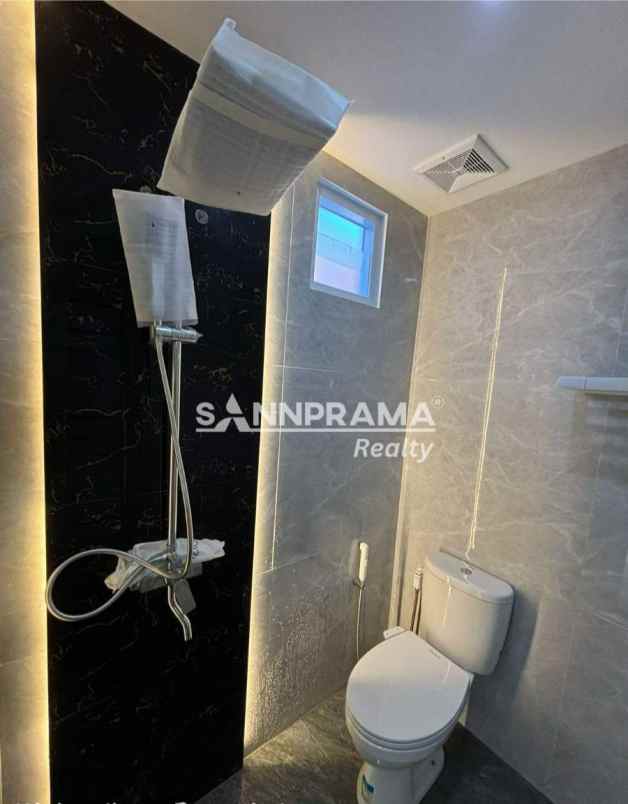 dijual rumah rumah baru disain mewah di beji depok