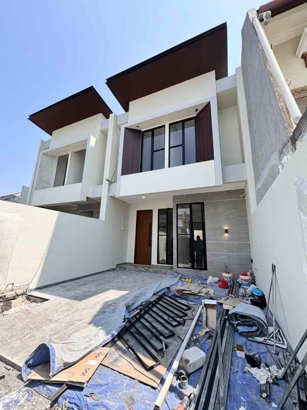 dijual rumah rumah darmo baru barat
