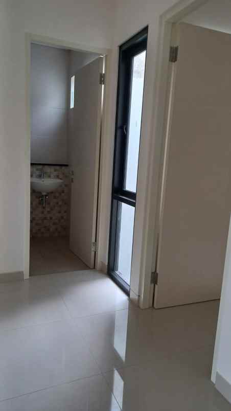 dijual rumah rungkut