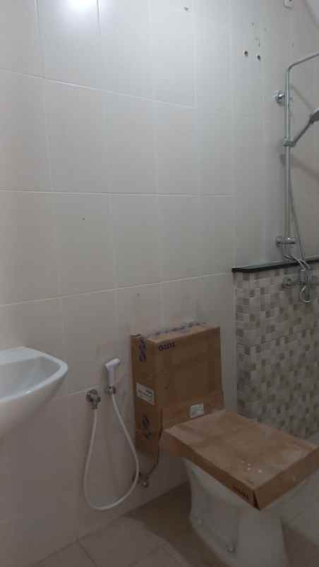 dijual rumah rungkut