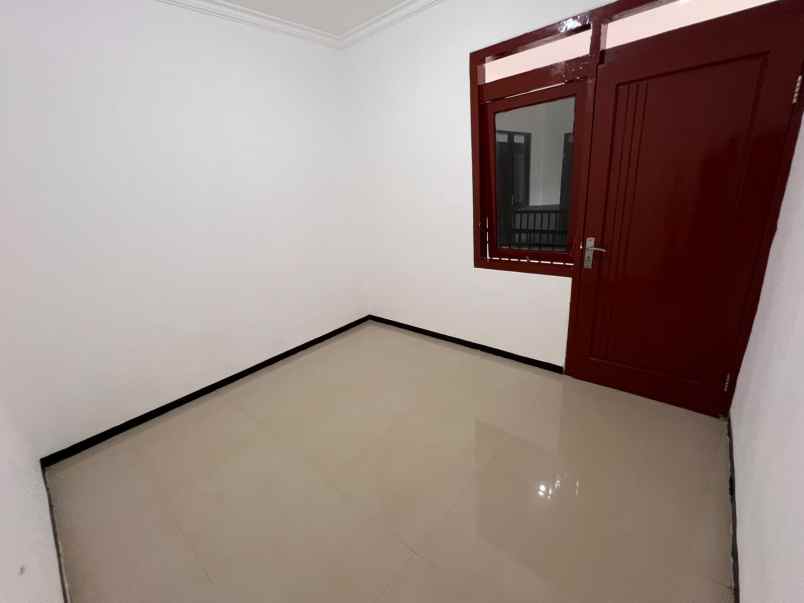 dijual rumah rungkut