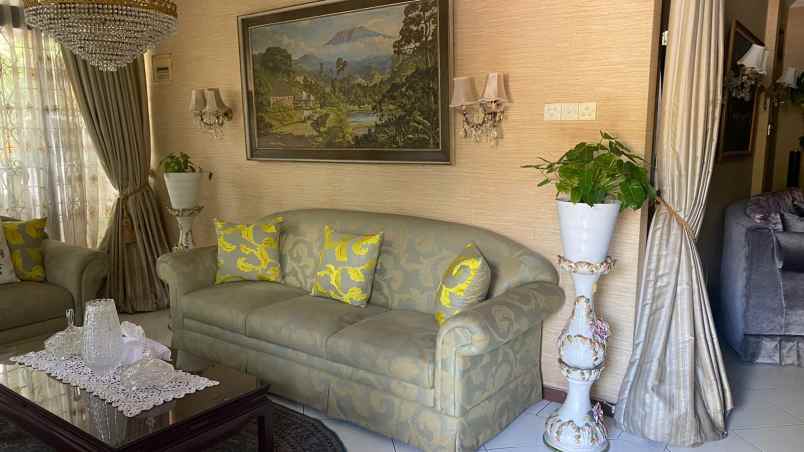 dijual rumah salemba