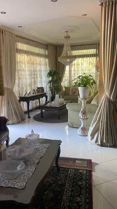 dijual rumah salemba
