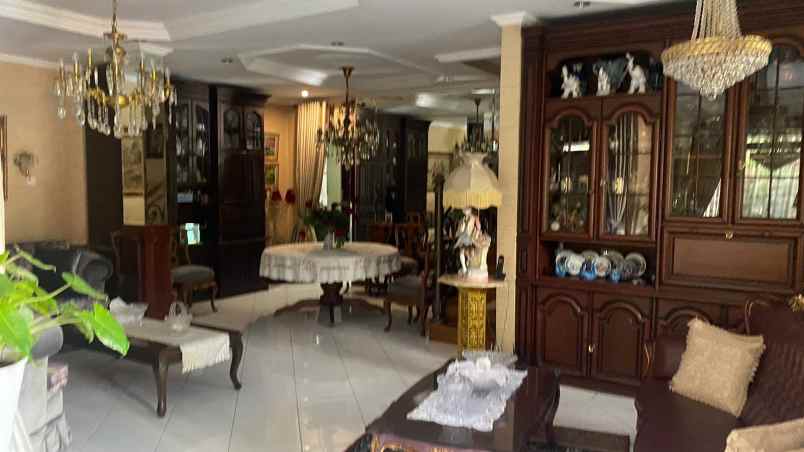 dijual rumah salemba