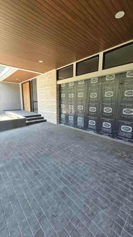 dijual rumah san antonio pakuwon city
