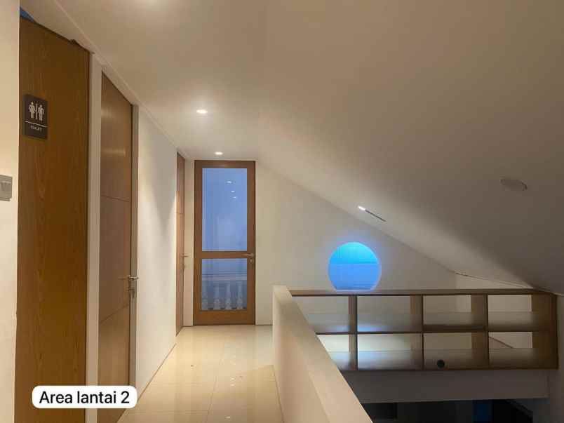 dijual rumah sanggar hurip
