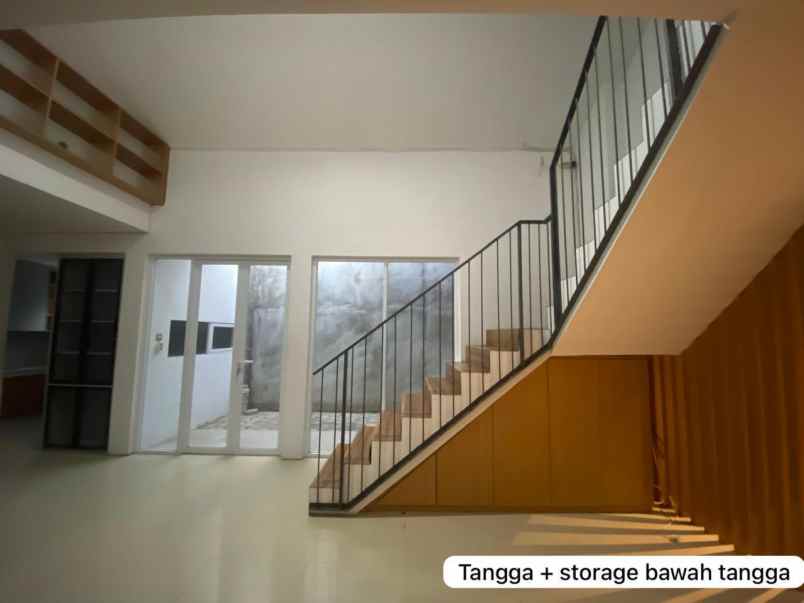 dijual rumah sanggar hurip