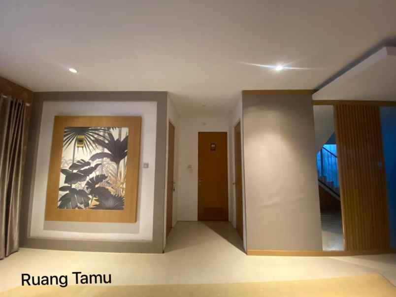 dijual rumah sanggar hurip