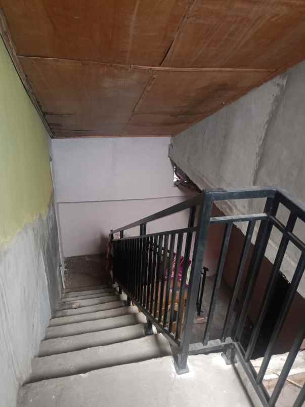 dijual rumah second jalan manunggal depan kampus uin