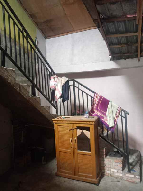 dijual rumah second jalan manunggal depan kampus uin