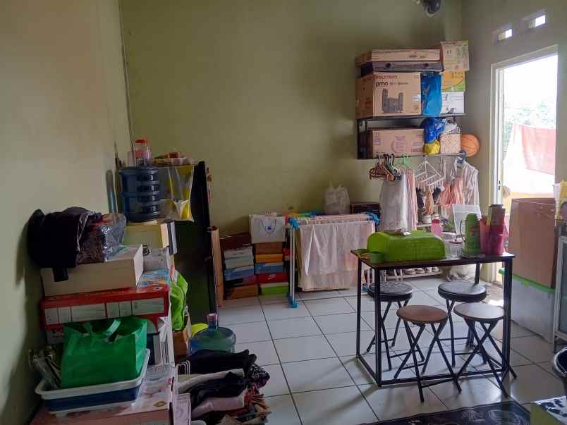 dijual rumah second siap huni