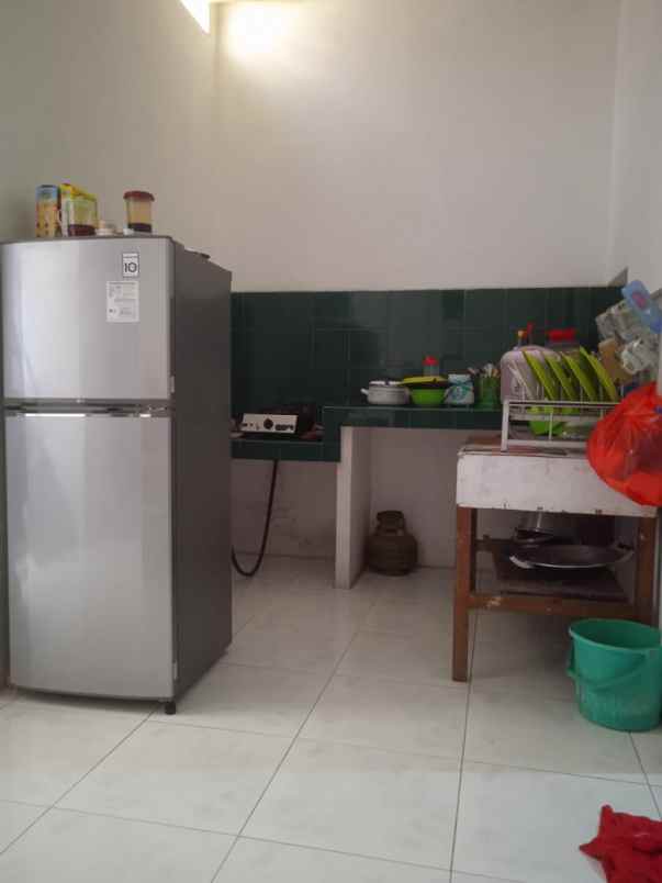 dijual rumah semolowaru