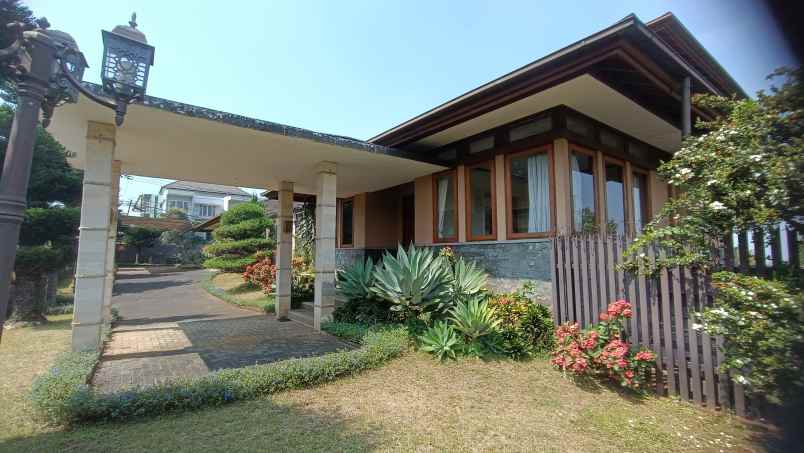 dijual rumah setiabudy regency