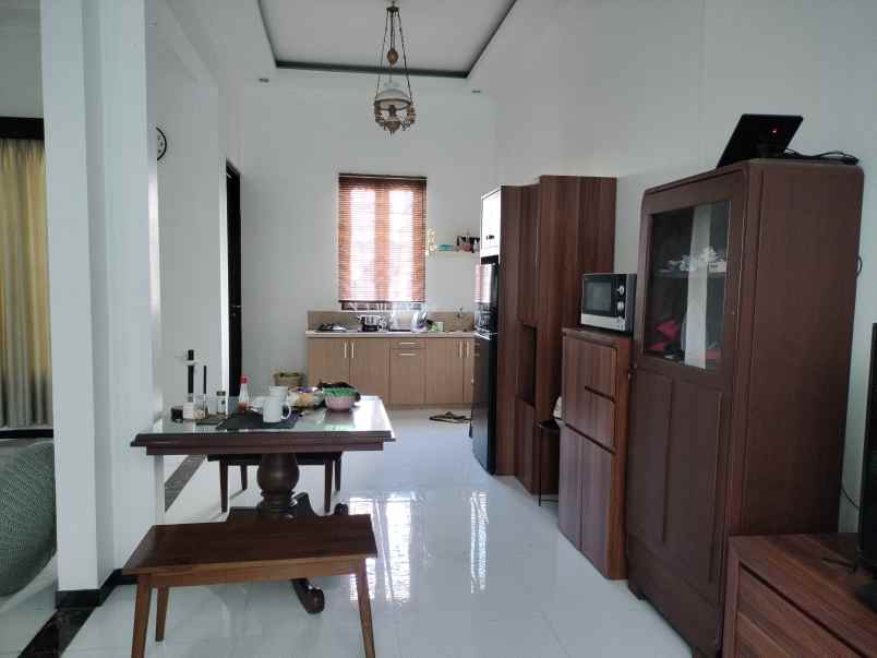 dijual rumah siap huni 2 lantai di malang