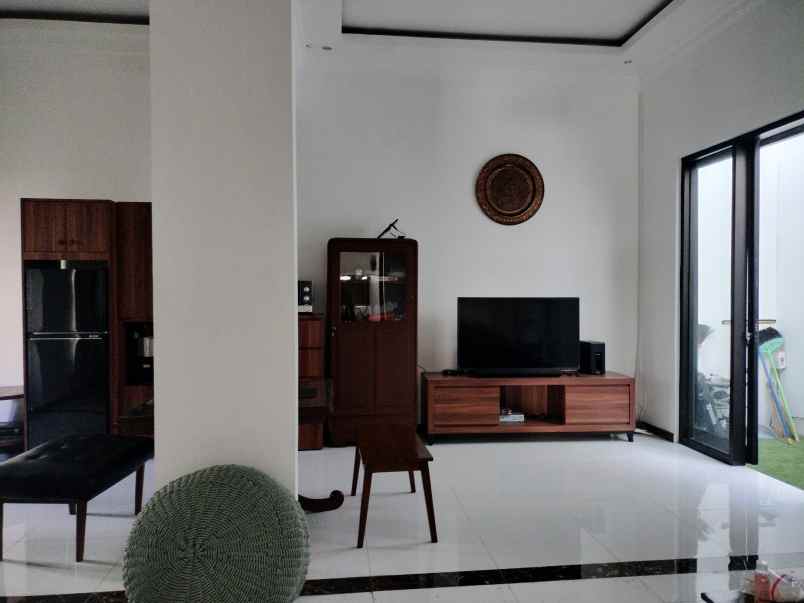 dijual rumah siap huni 2 lantai di malang