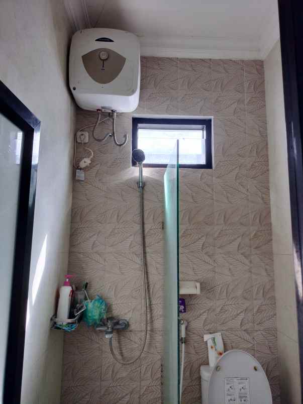 dijual rumah siap huni 2 lantai di malang