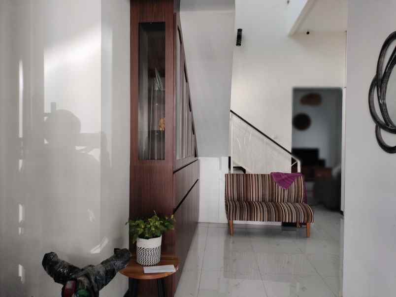 dijual rumah siap huni 2 lantai di malang