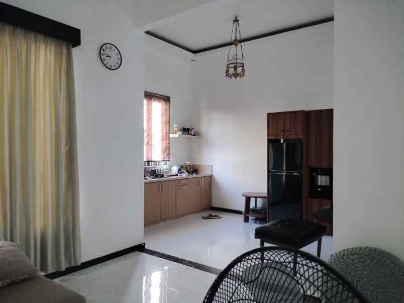 dijual rumah siap huni 2 lantai di malang