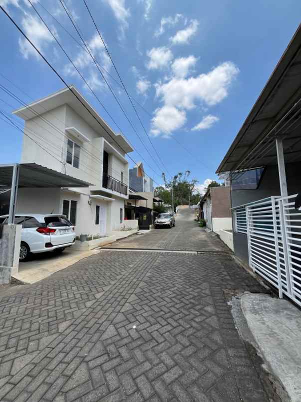 dijual rumah siap huni