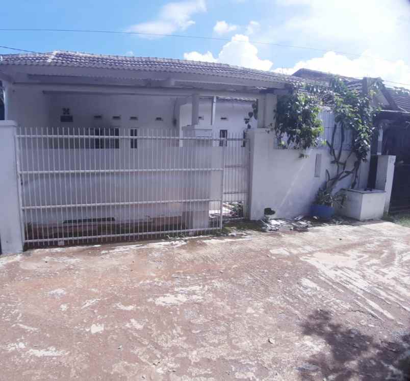 dijual rumah siap huni di komplek bojongmalaka indah