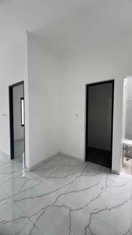 dijual rumah siap huni di perumahan mojopahit jember