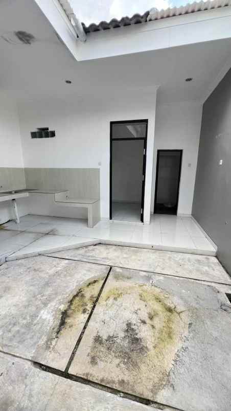 dijual rumah siap huni di perumahan mojopahit jember