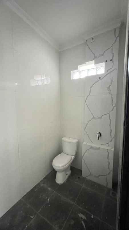 dijual rumah siap huni di perumahan mojopahit jember