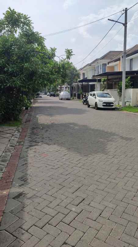 dijual rumah siapa huni pantai mentari kenjeran