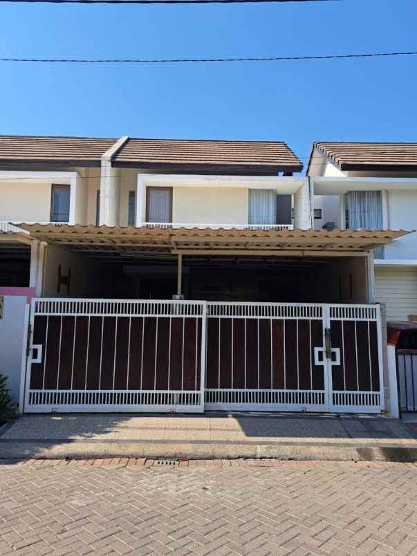 dijual rumah siapa huni pantai mentari kenjeran