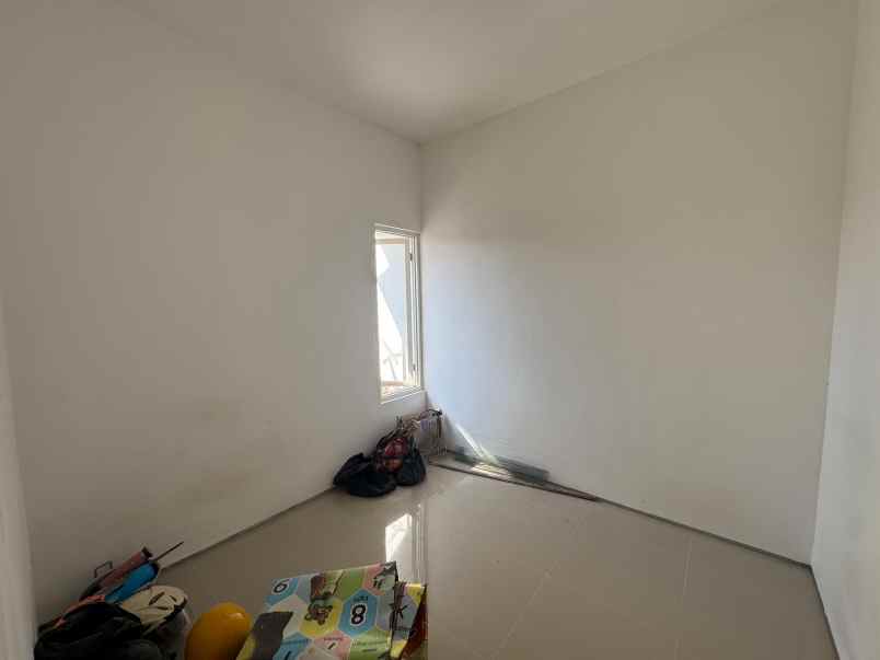 dijual rumah sikatan