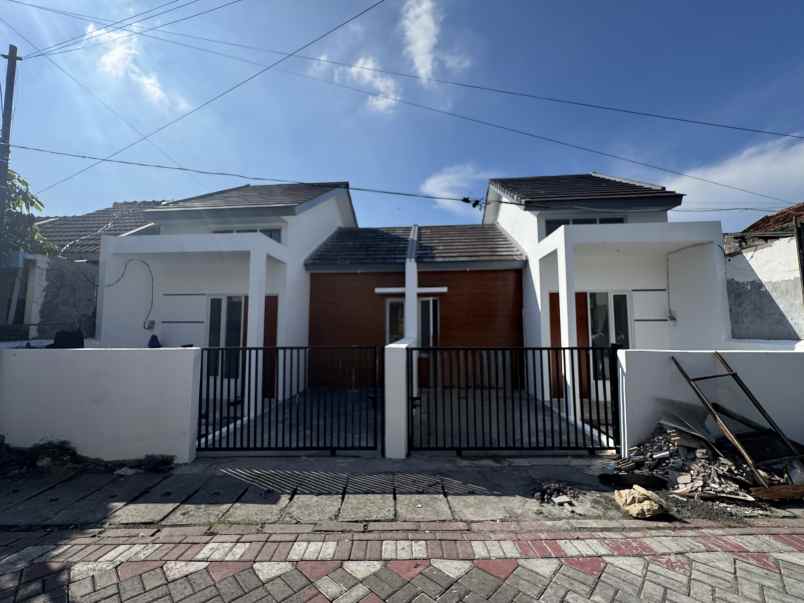 dijual rumah sikatan