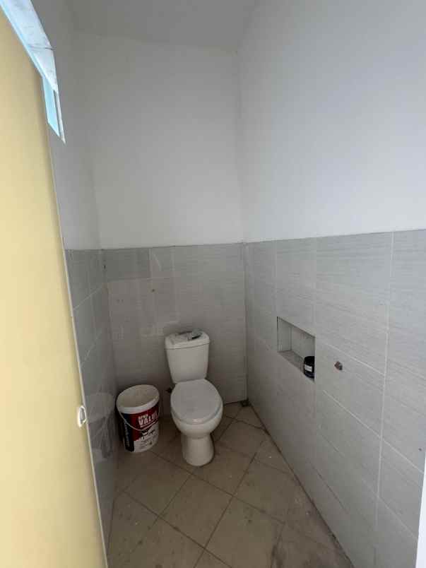 dijual rumah sikatan