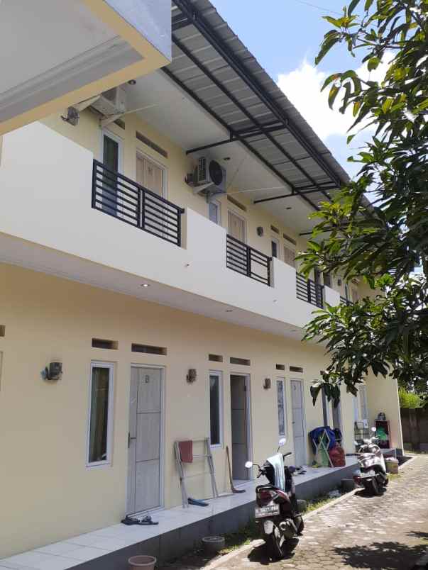 dijual rumah strategis