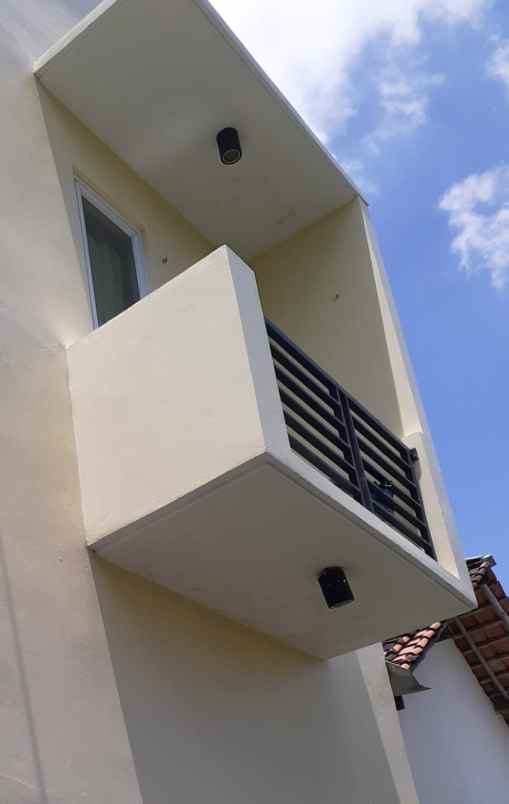 dijual rumah strategis