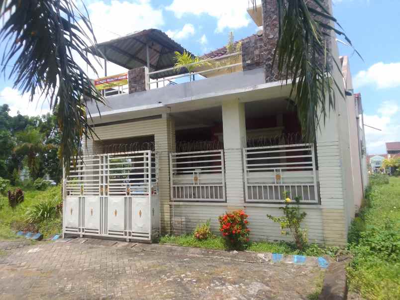 dijual rumah strategis di perumahan mandiri land