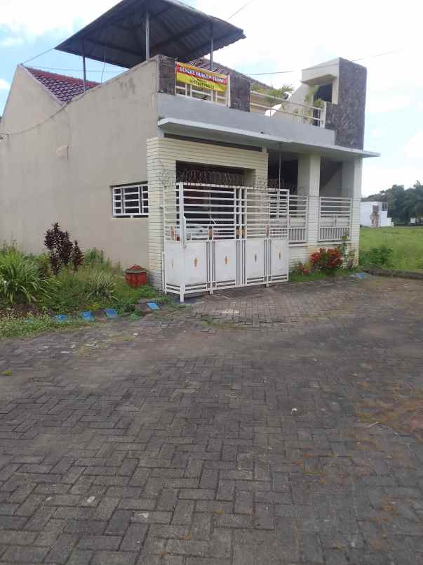 dijual rumah strategis di perumahan mandiri land