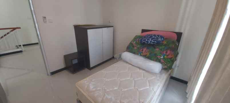 dijual rumah sukolilo dian regency