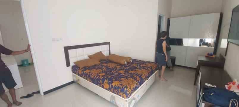 dijual rumah sukolilo dian regency