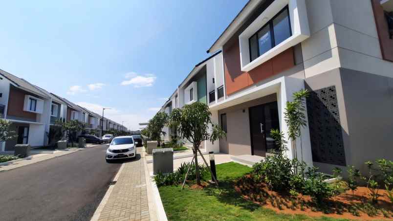 dijual rumah summarecon bandung siap huni