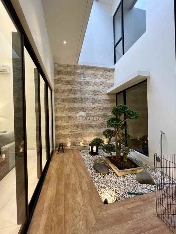 dijual rumah suvarna sutera cikupa