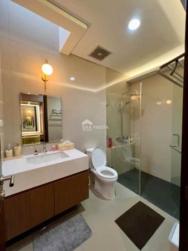 dijual rumah suvarna sutera cikupa